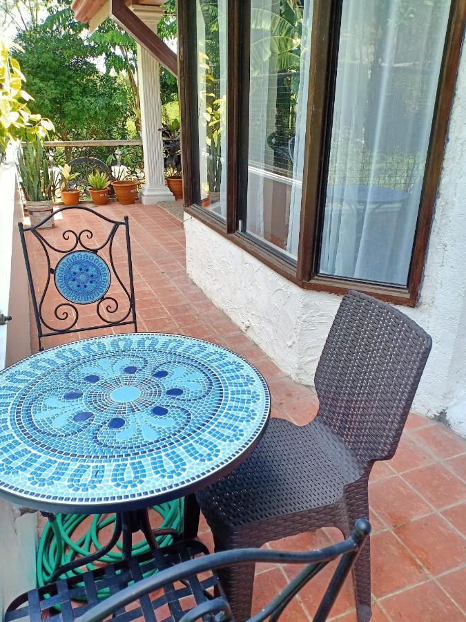 El Castillo Bed And Breakfast Angono Extérieur photo