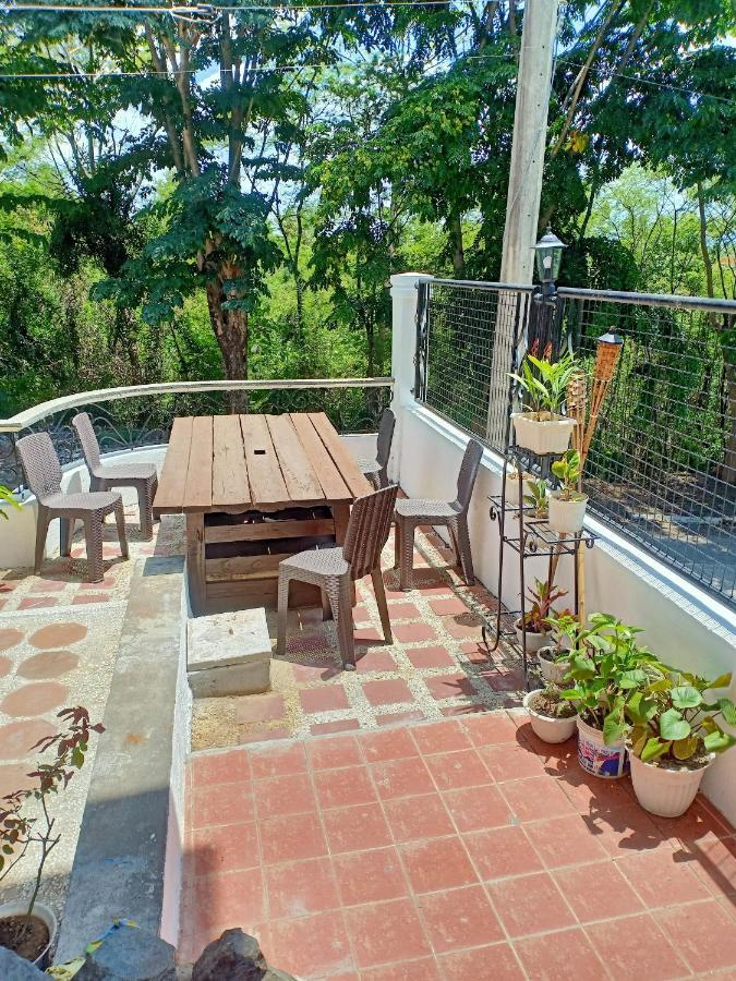 El Castillo Bed And Breakfast Angono Extérieur photo