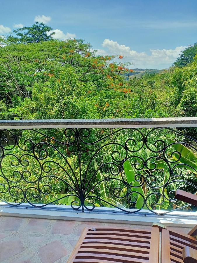 El Castillo Bed And Breakfast Angono Extérieur photo