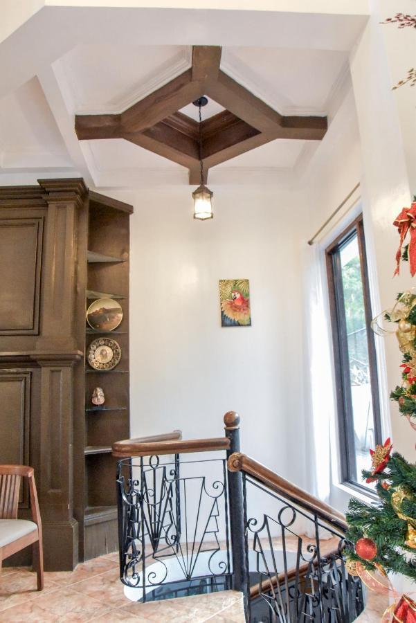 El Castillo Bed And Breakfast Angono Extérieur photo
