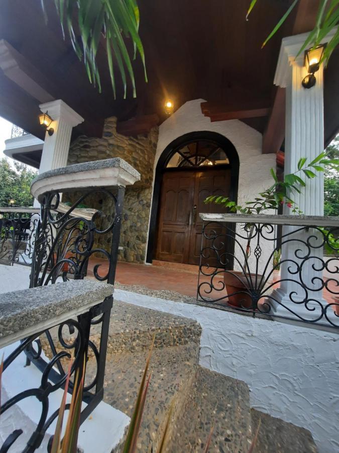 El Castillo Bed And Breakfast Angono Extérieur photo