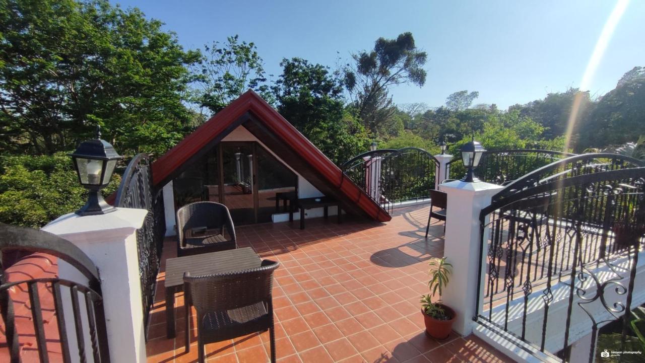El Castillo Bed And Breakfast Angono Extérieur photo